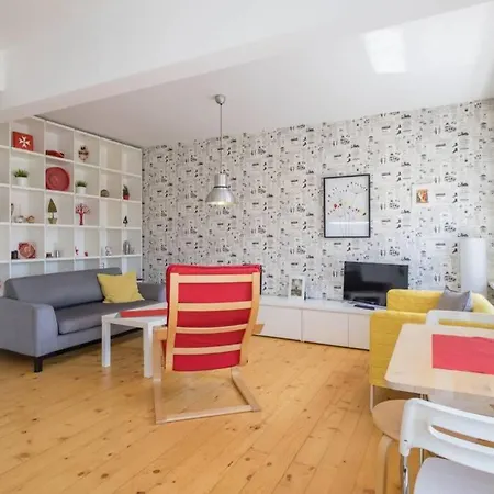Apartment Is Where The Heart Is ~ 1-bdr Charm